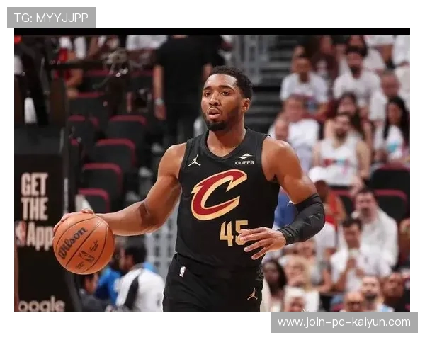 米切尔关键三分冷静命中,骑士稳住终场节奏