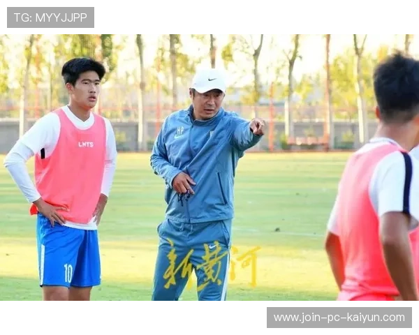 泰山防线新星彭啸与祖马搭档,打造最强防守组合 泰山防线新星彭啸与祖马搭档,打造最强防守组合